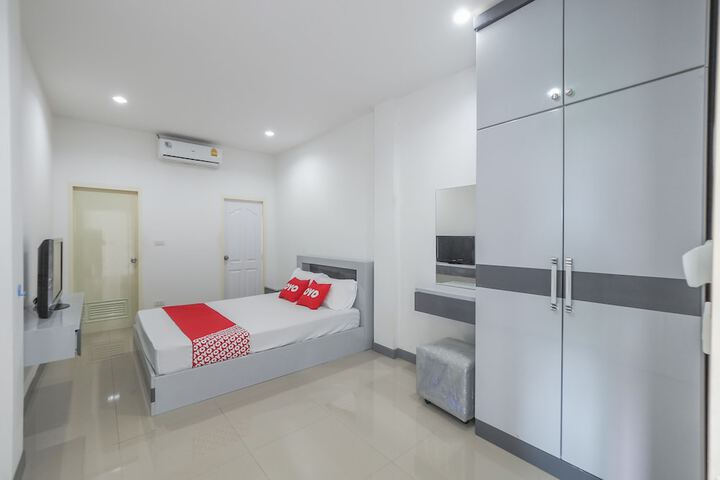 Room 6 of 23