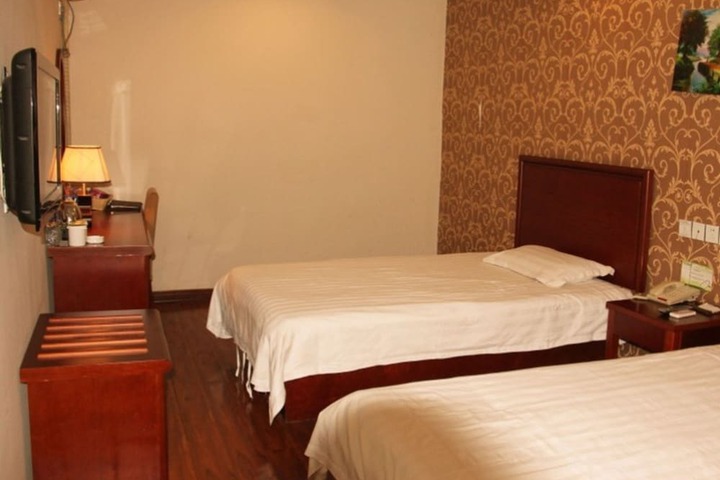 Room 18 of 31