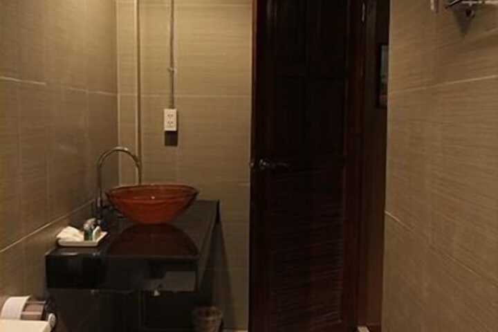 Room 15 of 20