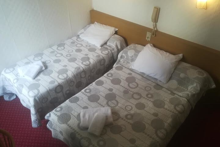 Room 6 of 48