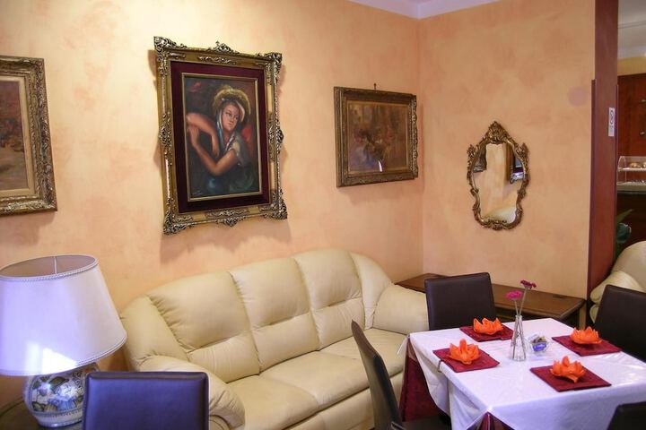 Dining 44 of 61