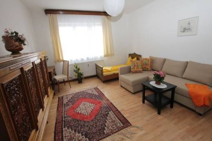 Room 4 of 7