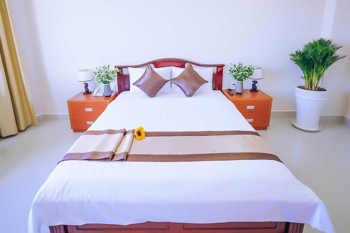 Room 4 of 52
