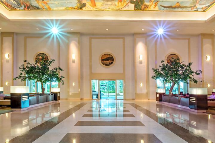 Hotel Lobby