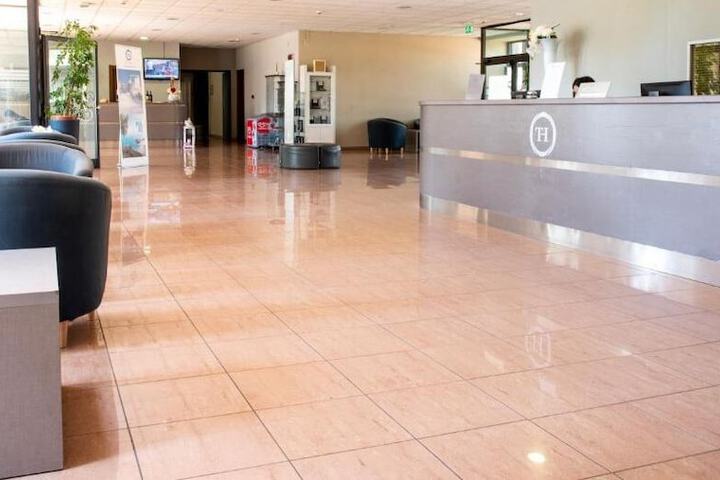 Guest Lobby