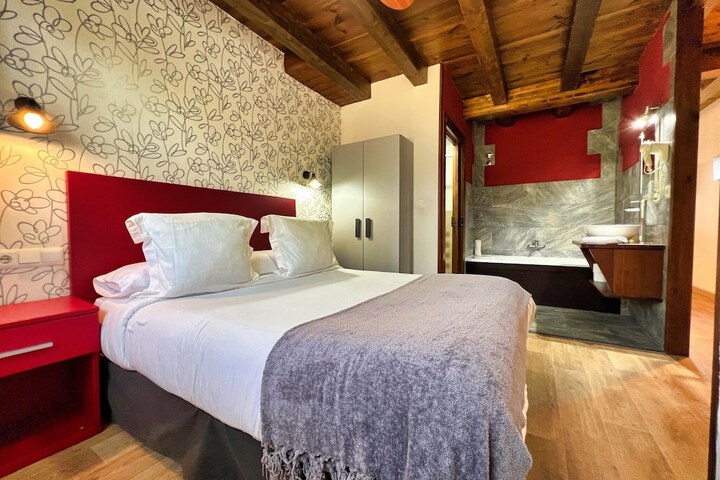 Room 4 of 51