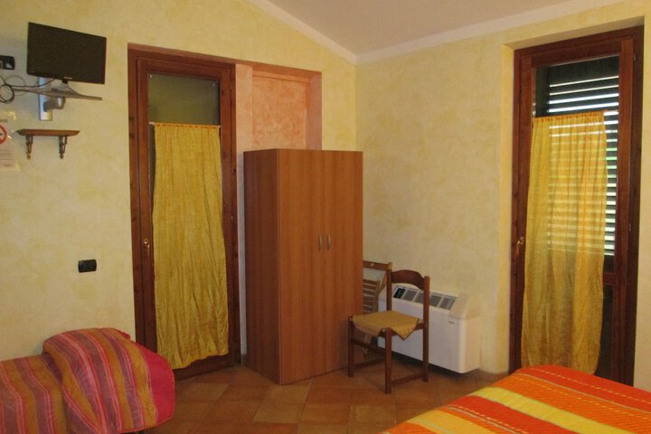 Room 7 of 65
