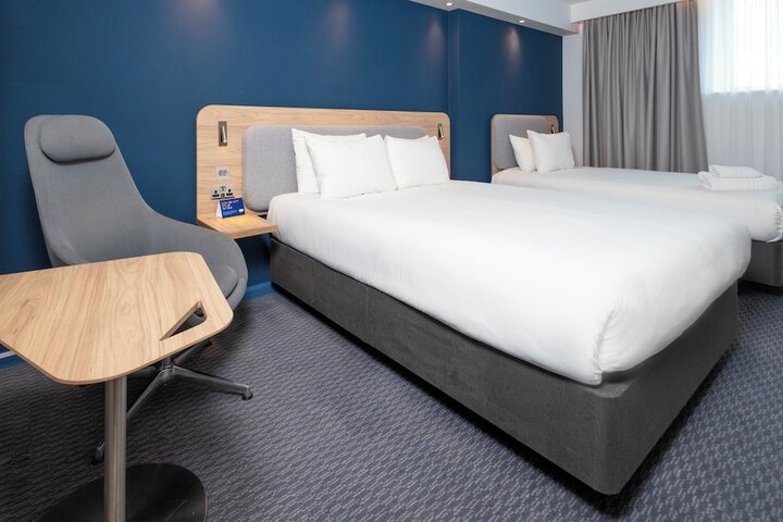Room 53 of 84