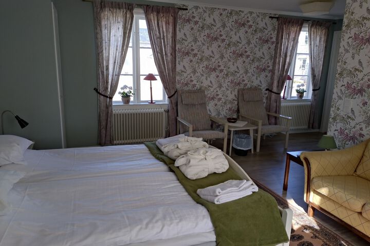 Room 17 of 66