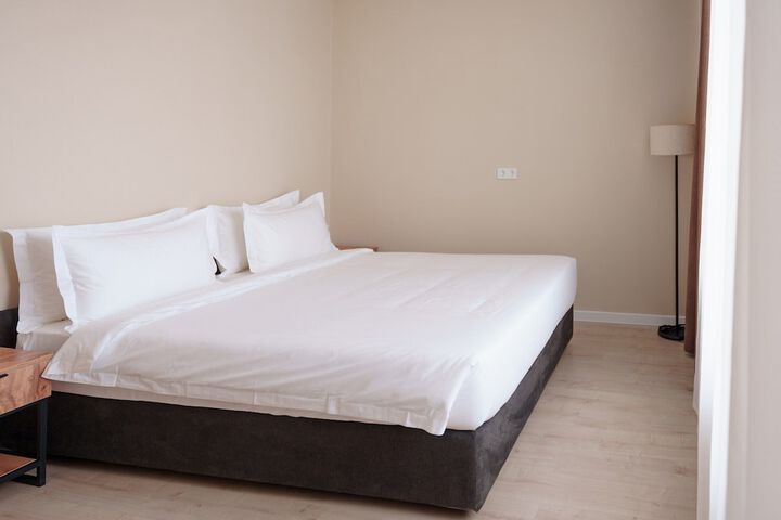 Room 2 of 49