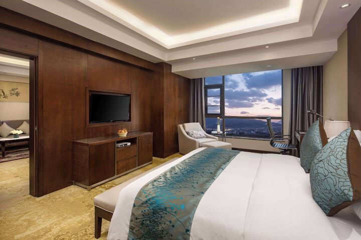 Room 11 of 29
