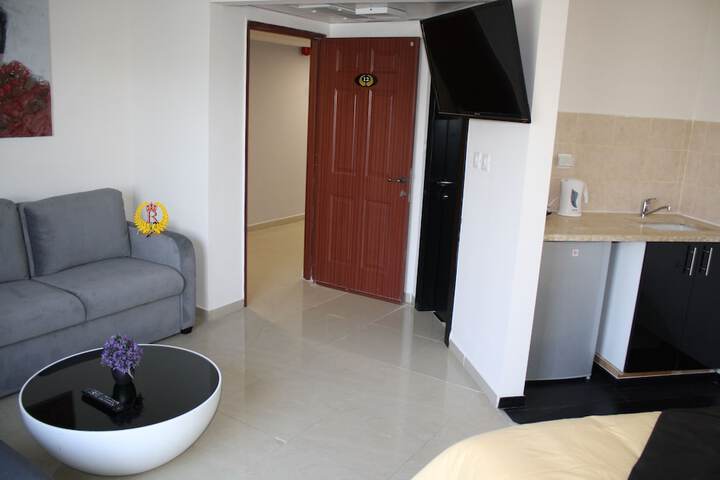 Room 28 of 70