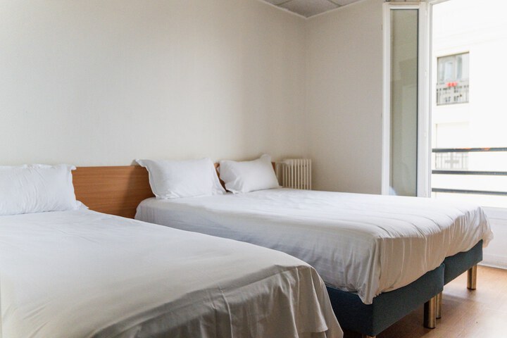Room 8 of 20