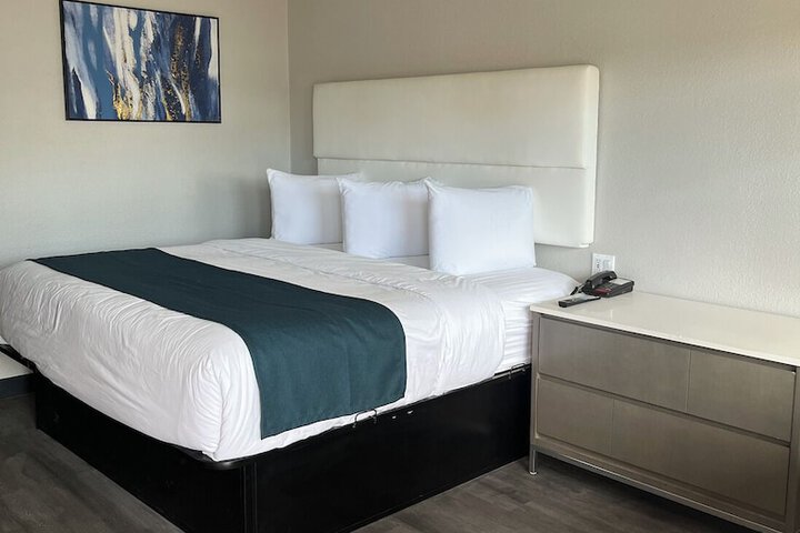 Room 3 of 13