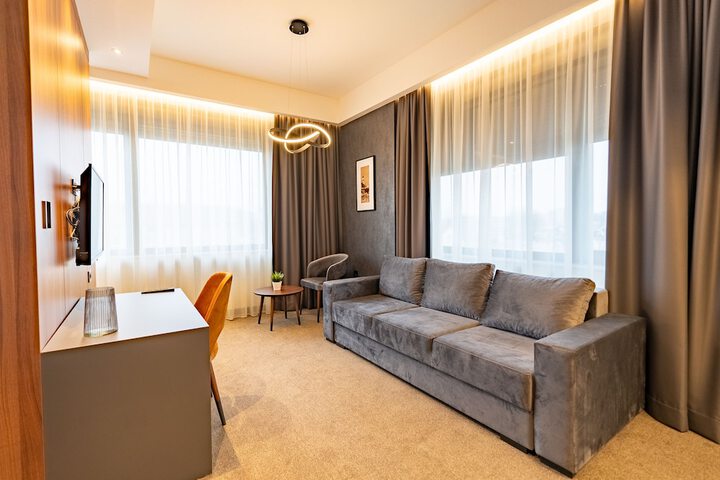 Room 10 of 46