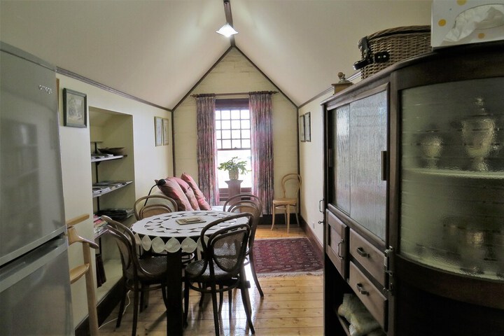 Room 5 of 28