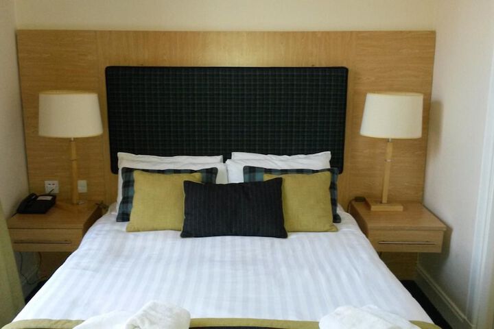 Room 12 of 41