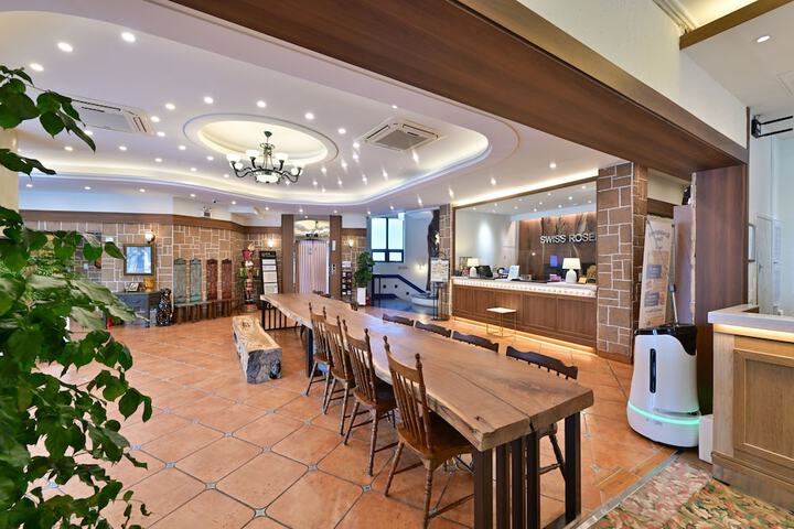 Entrance & Lobby