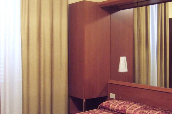 Room 8 of 45