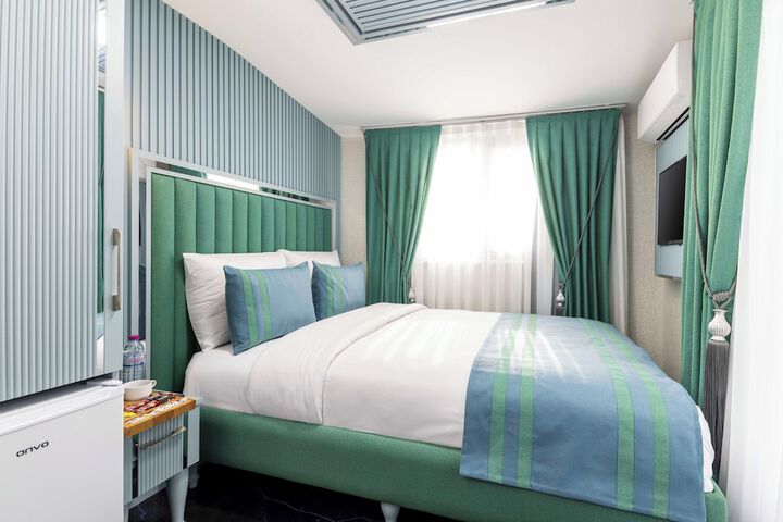 Room 15 of 107