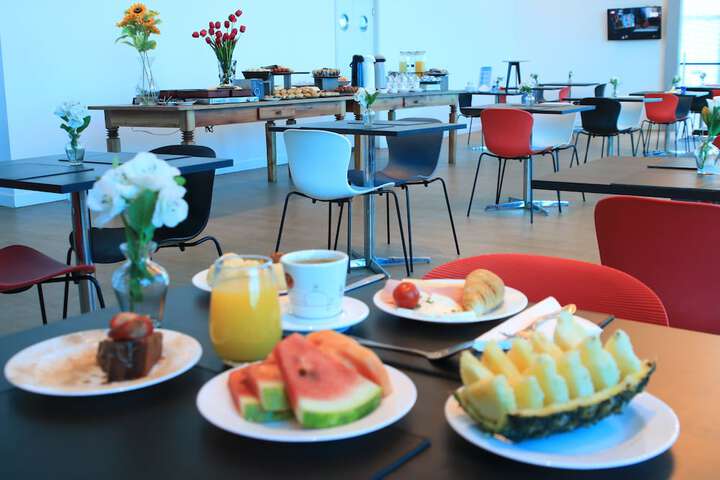 Breakfast/Coffee Service 25 of 41