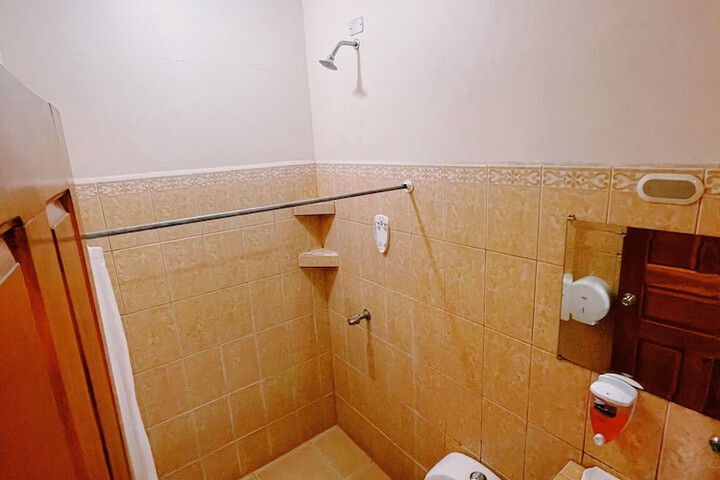 Room 8 of 11