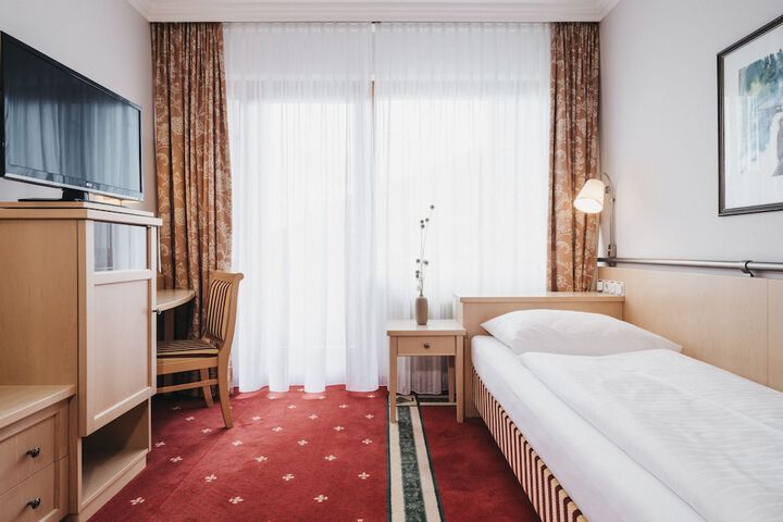 Room 15 of 62