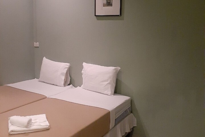 Room 26 of 117