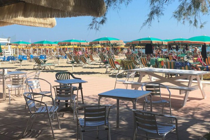 Beach bar
