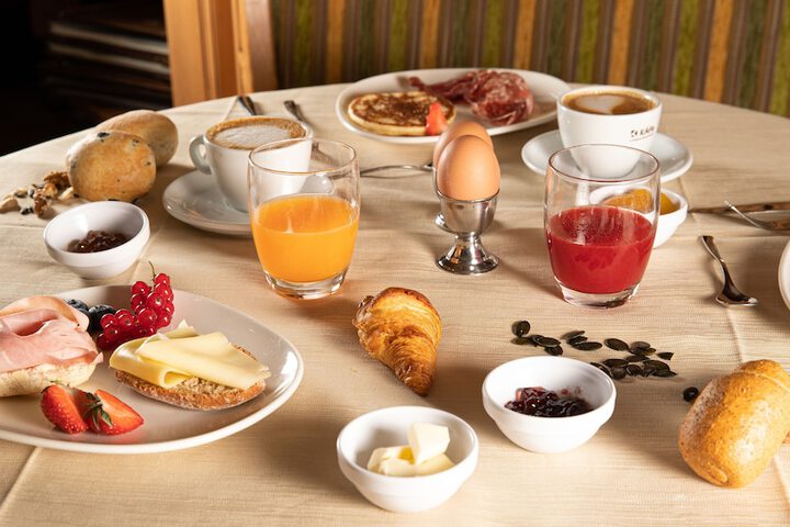 Breakfast/Coffee Service 125 of 142