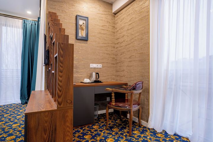 Room 11 of 23