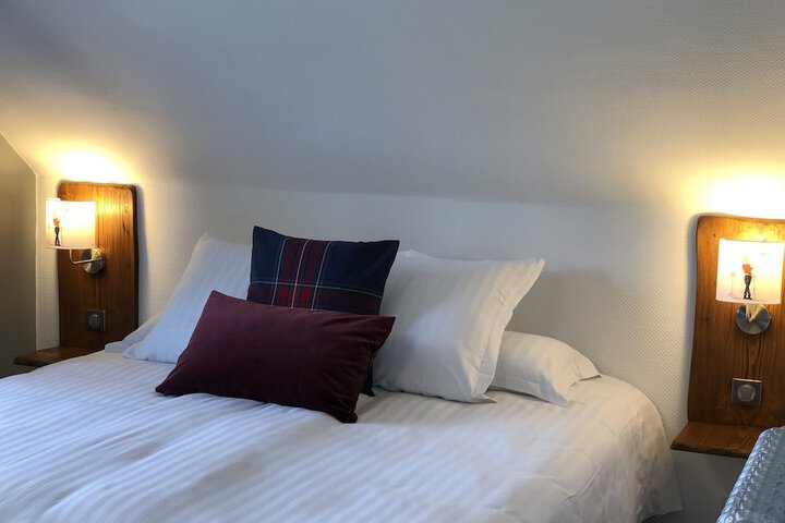 Room 32 of 86