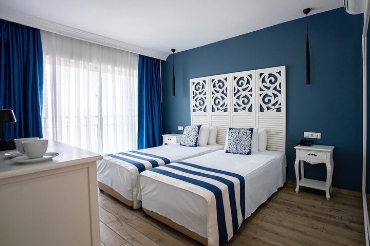 Room 10 of 152