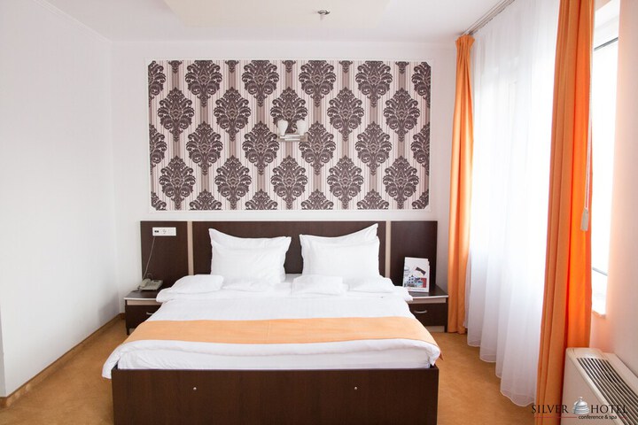 Room 7 of 51