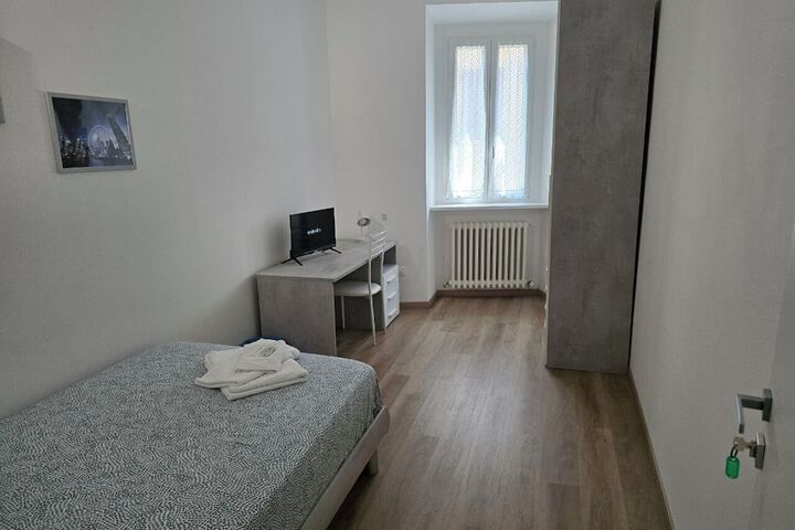 Room 4 of 13