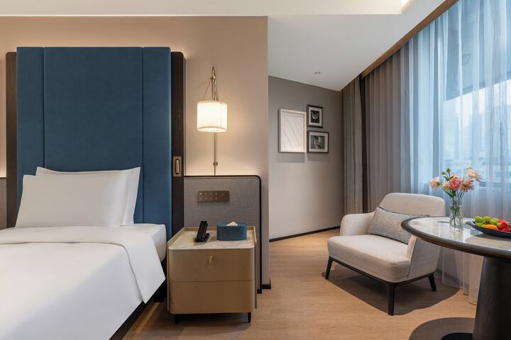 Room 20 of 54