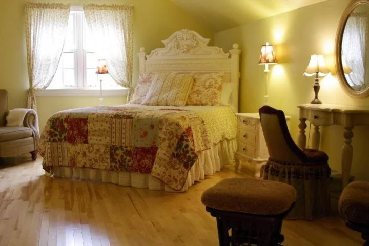 Room 3 of 16