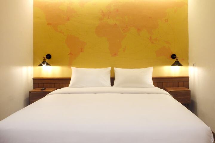 Room 9 of 28