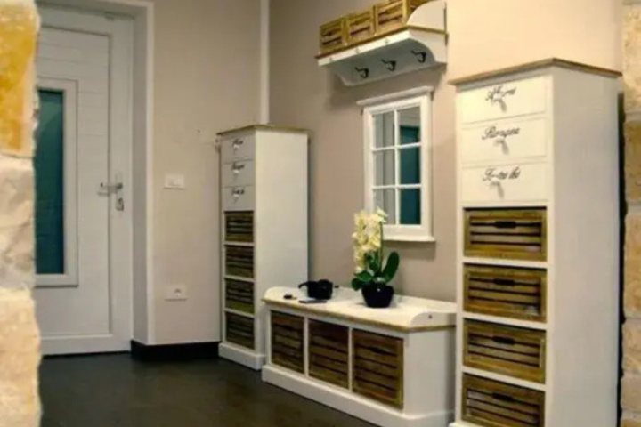 Room 12 of 21