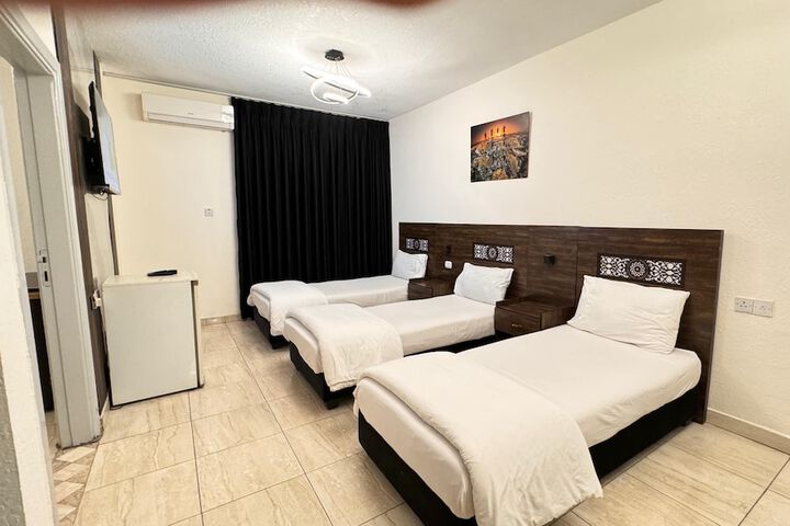 Room 14 of 64