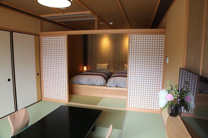 Room 9 of 114