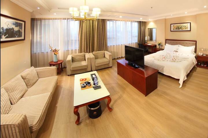 Room 13 of 70