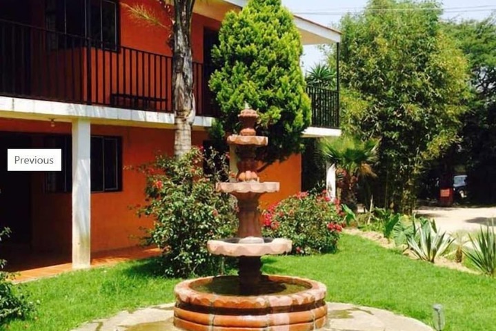 Hotel Exterior 33 of 42