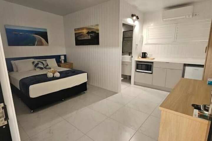 Room 3 of 12
