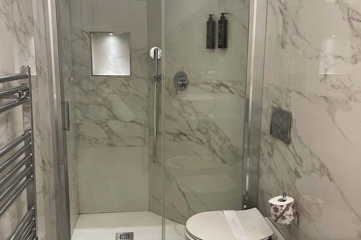 Room 15 of 22