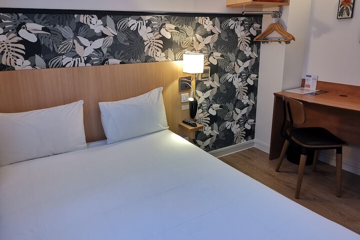 Room 15 of 50