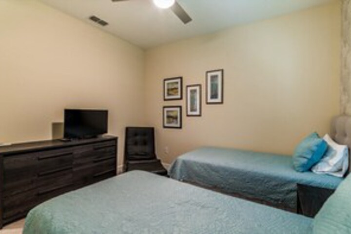 Room 40 of 46