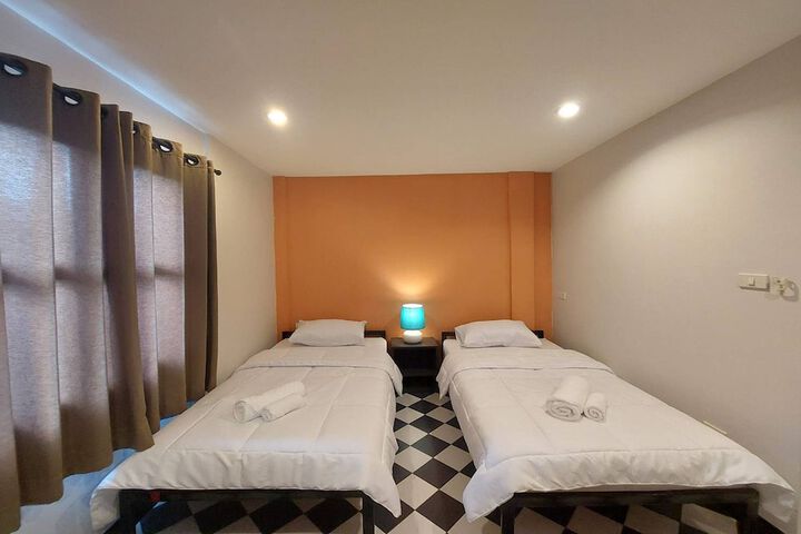 Room 5 of 33
