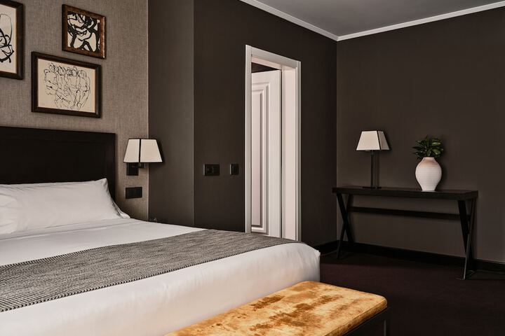 Room 25 of 98