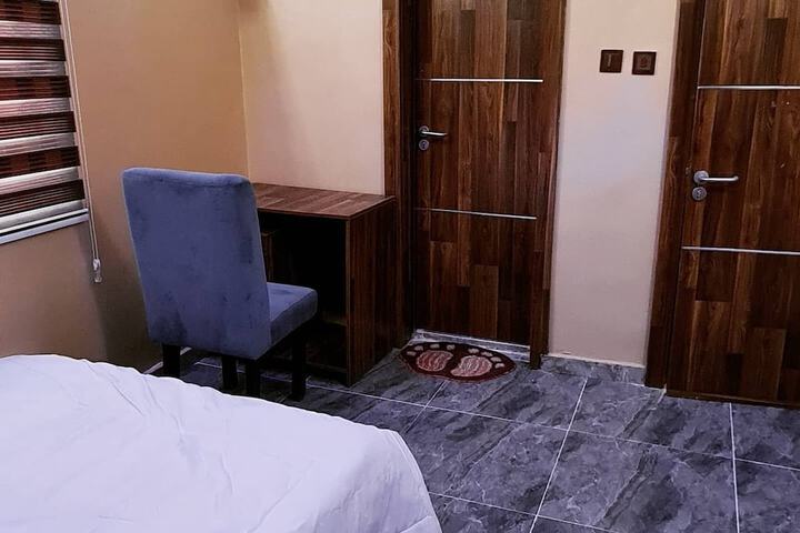 Room 9 of 43
